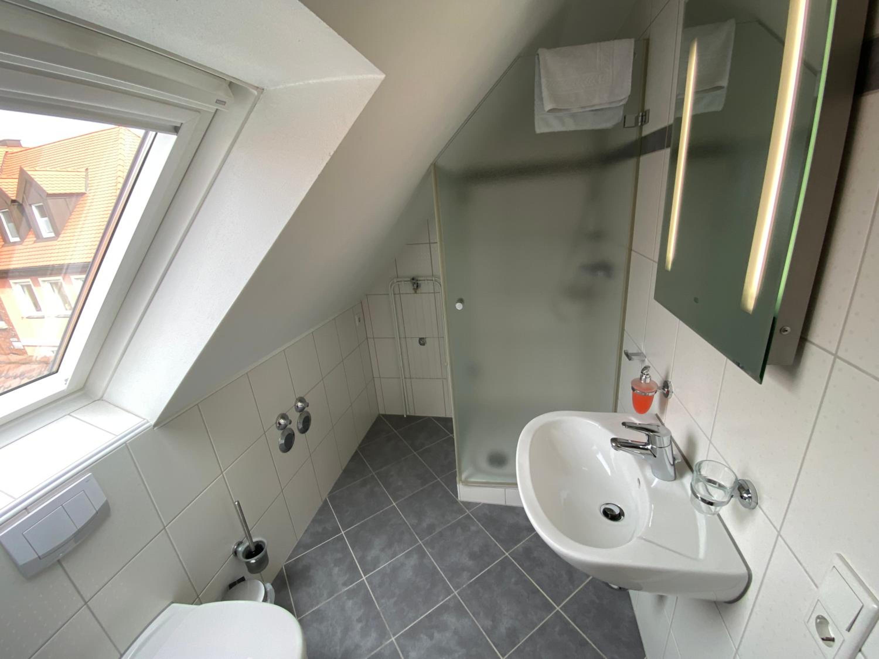 Фото Hotel Garni Goldene Traube