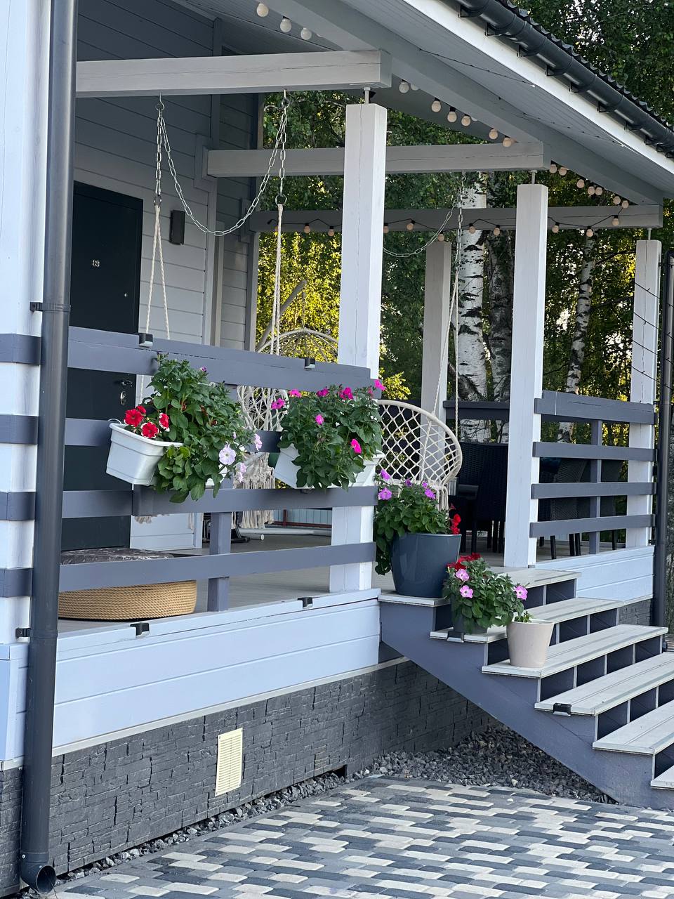 Фото Дом с березками