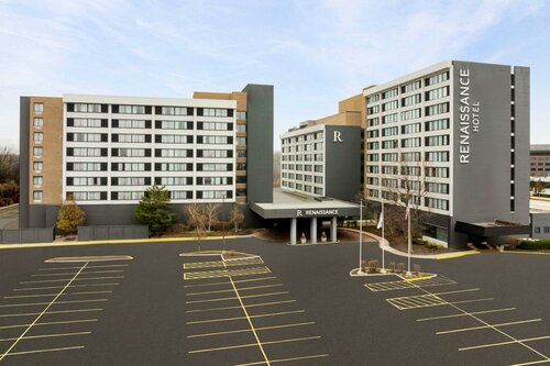 Гостиница Renaissance Chicago North Shore Hotel
