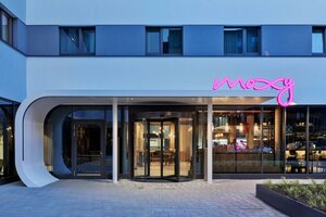 Гостиница Moxy Hamburg Altona