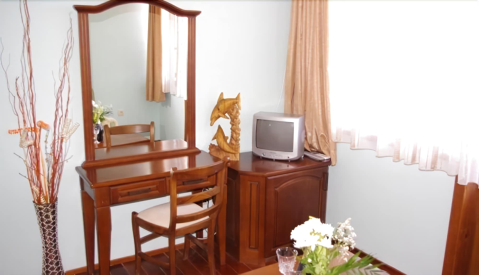 Фото Hotel Izvora