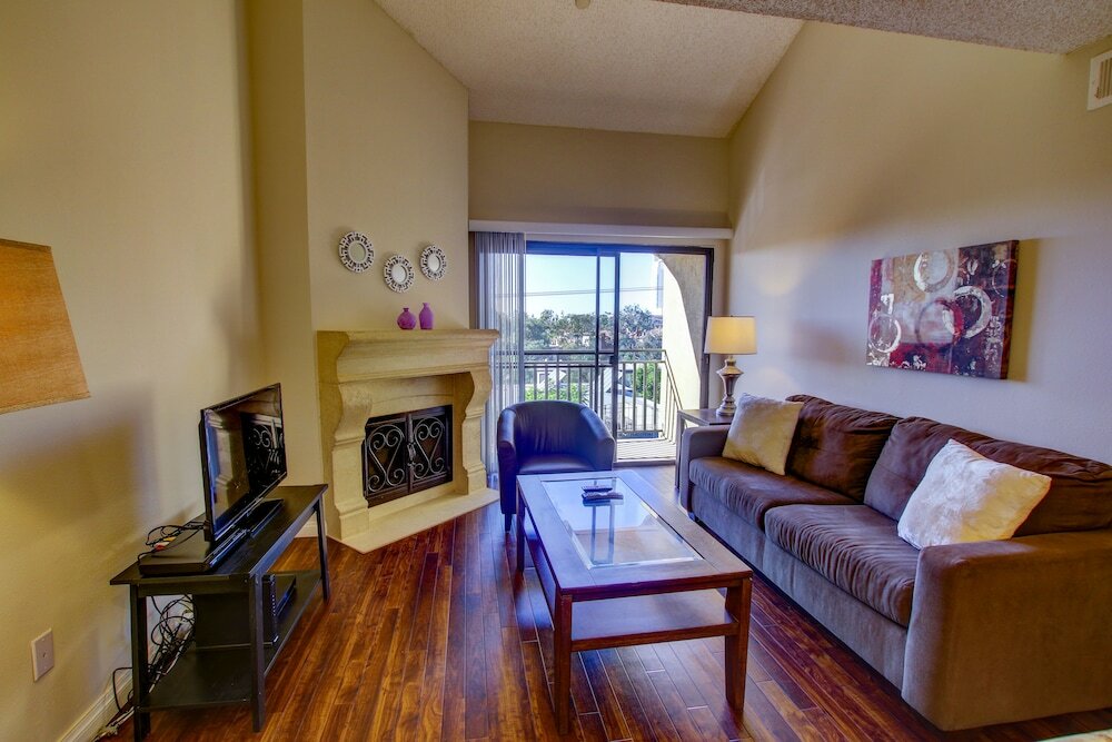 Фото Sunshine Suites at Hillcrest