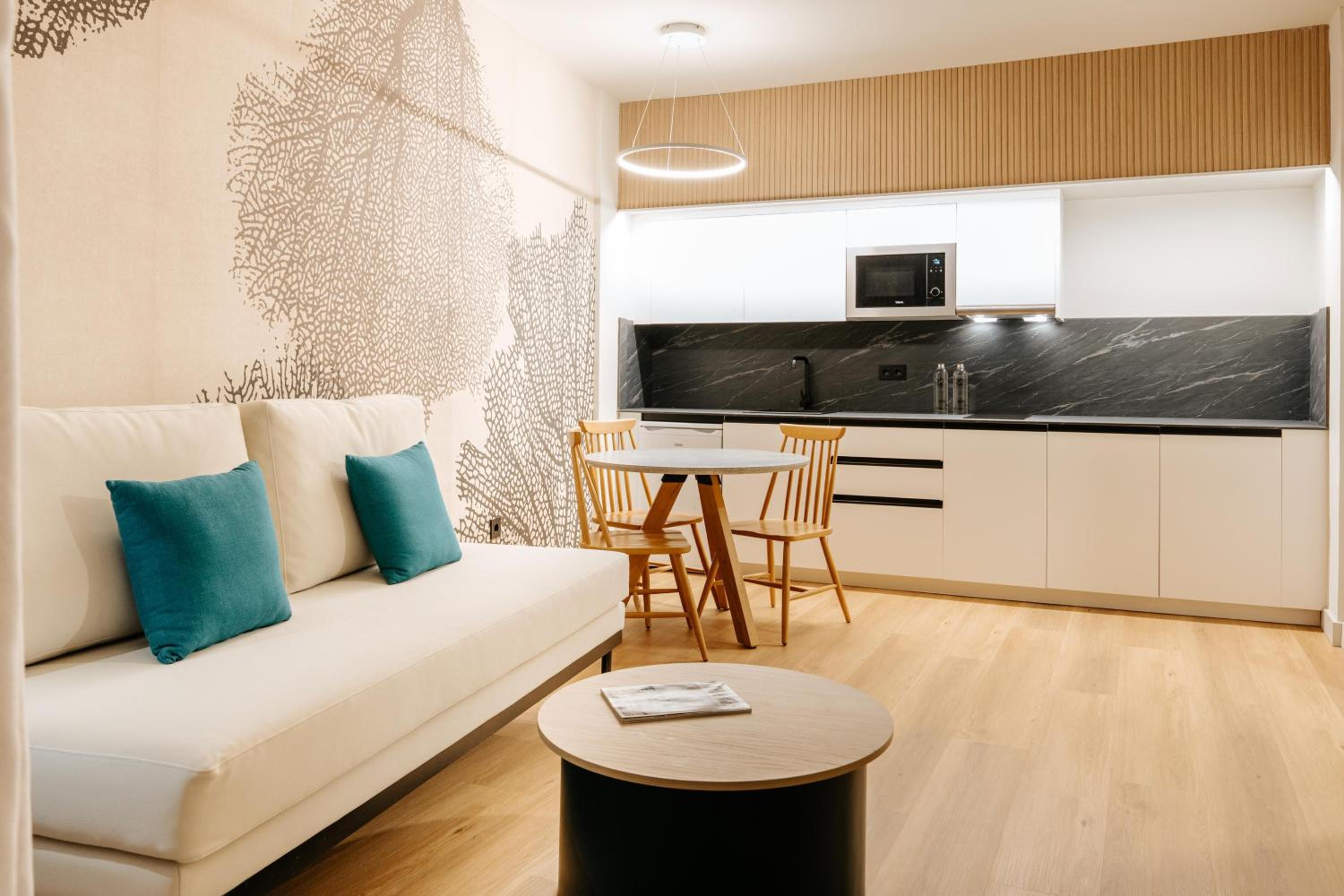 Фото R2 Higos Beach Apartments