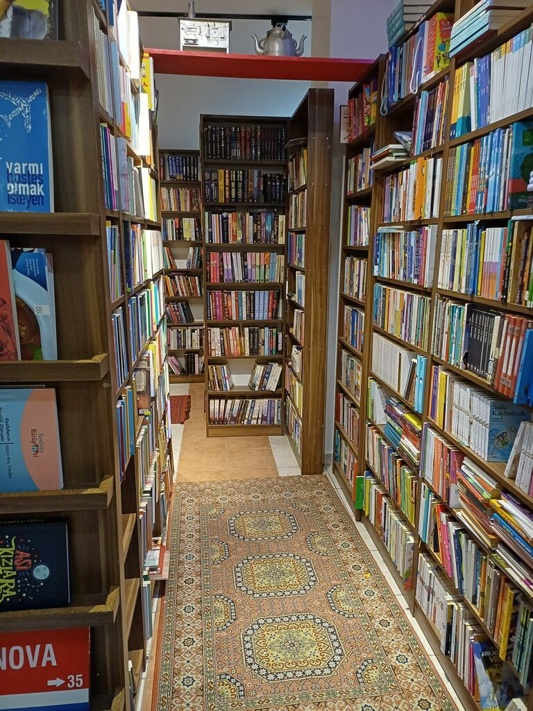 Secondhand bookshop Batikent Sahaf, Ankara, photo