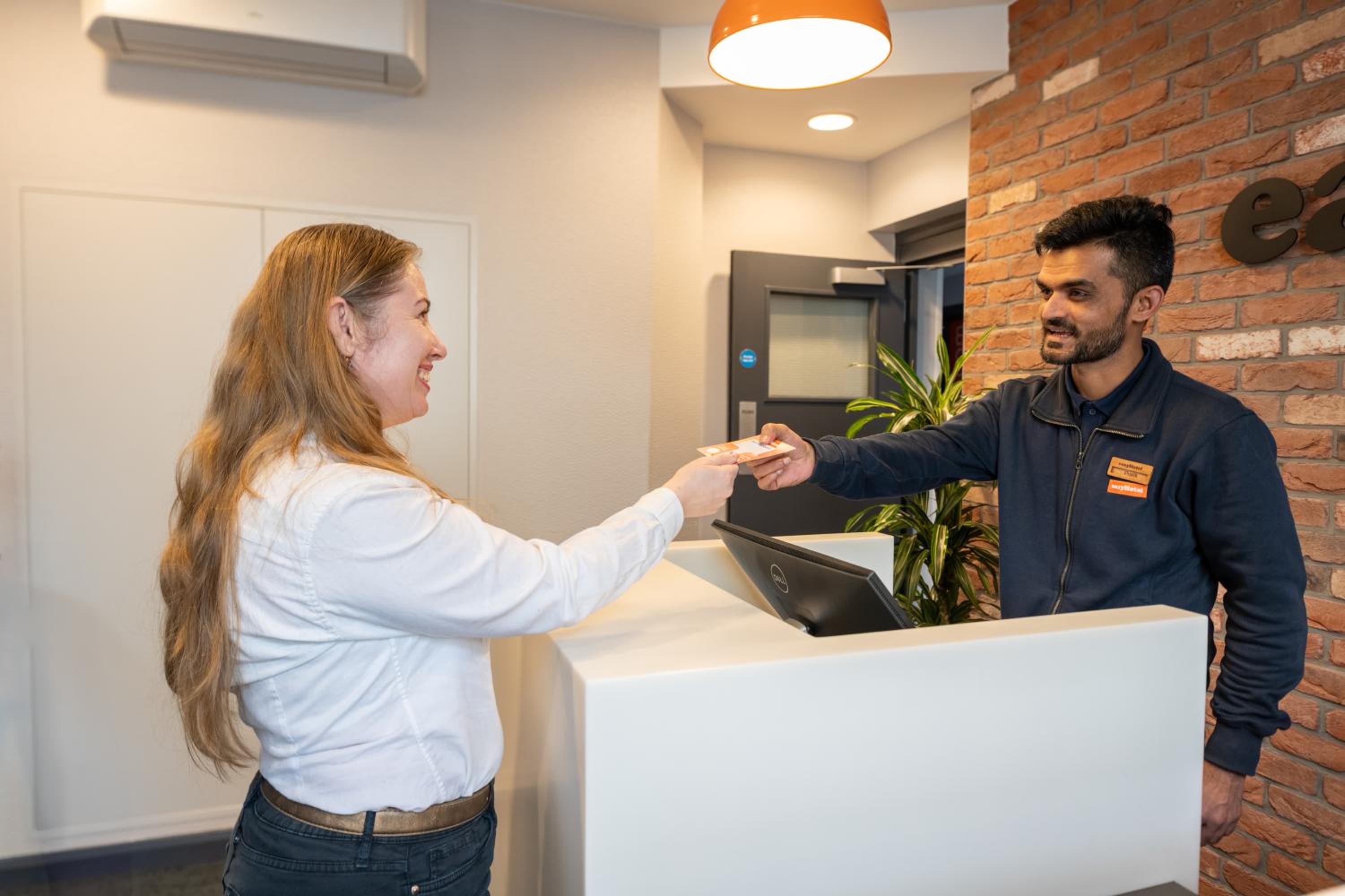 Фото EasyHotel London Victoria