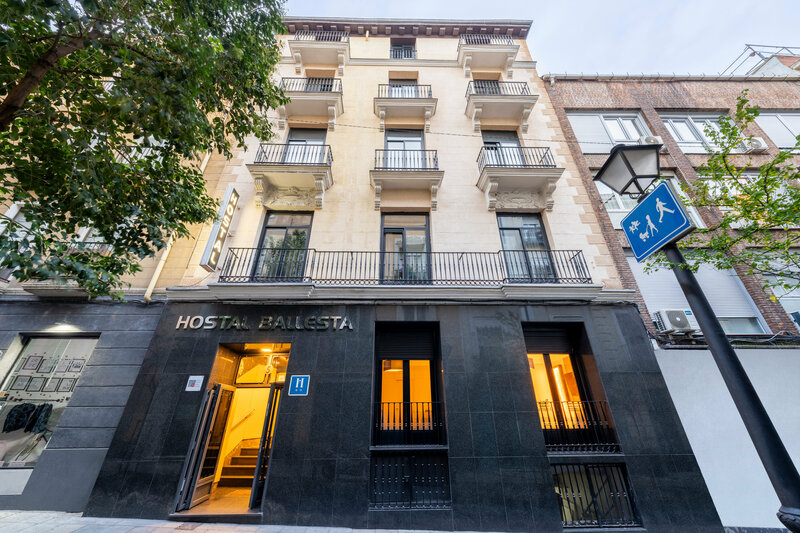 Гостевой дом Hostal Ballesta в Мадриде