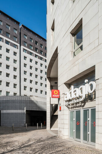 Гостиница Aparthotel Adagio La Défense Esplanade в Нейи-сюре-Сене