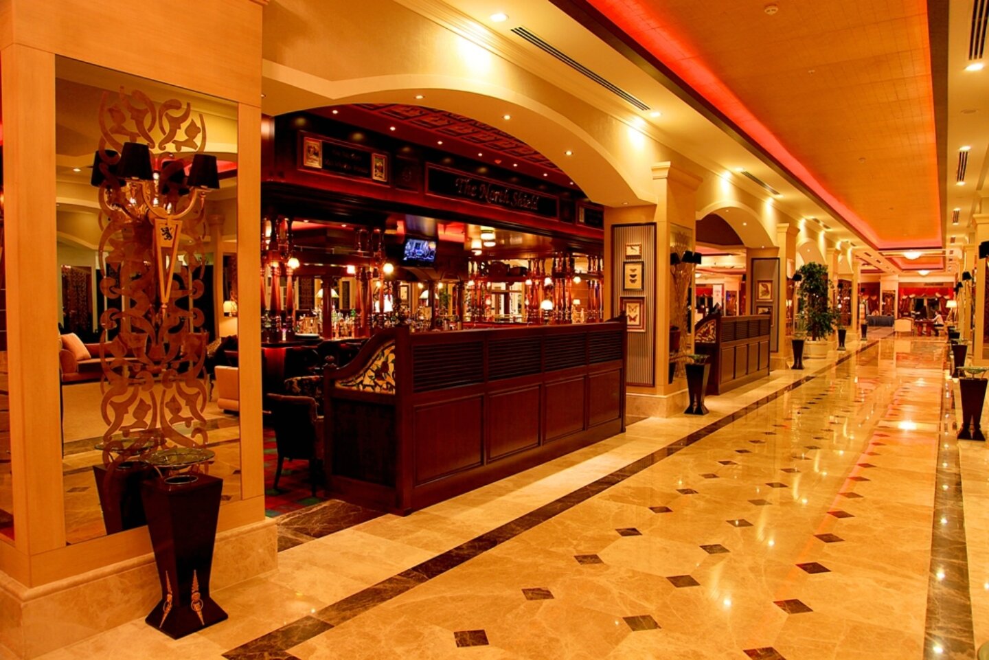 Фото Cratos Premium Hotel