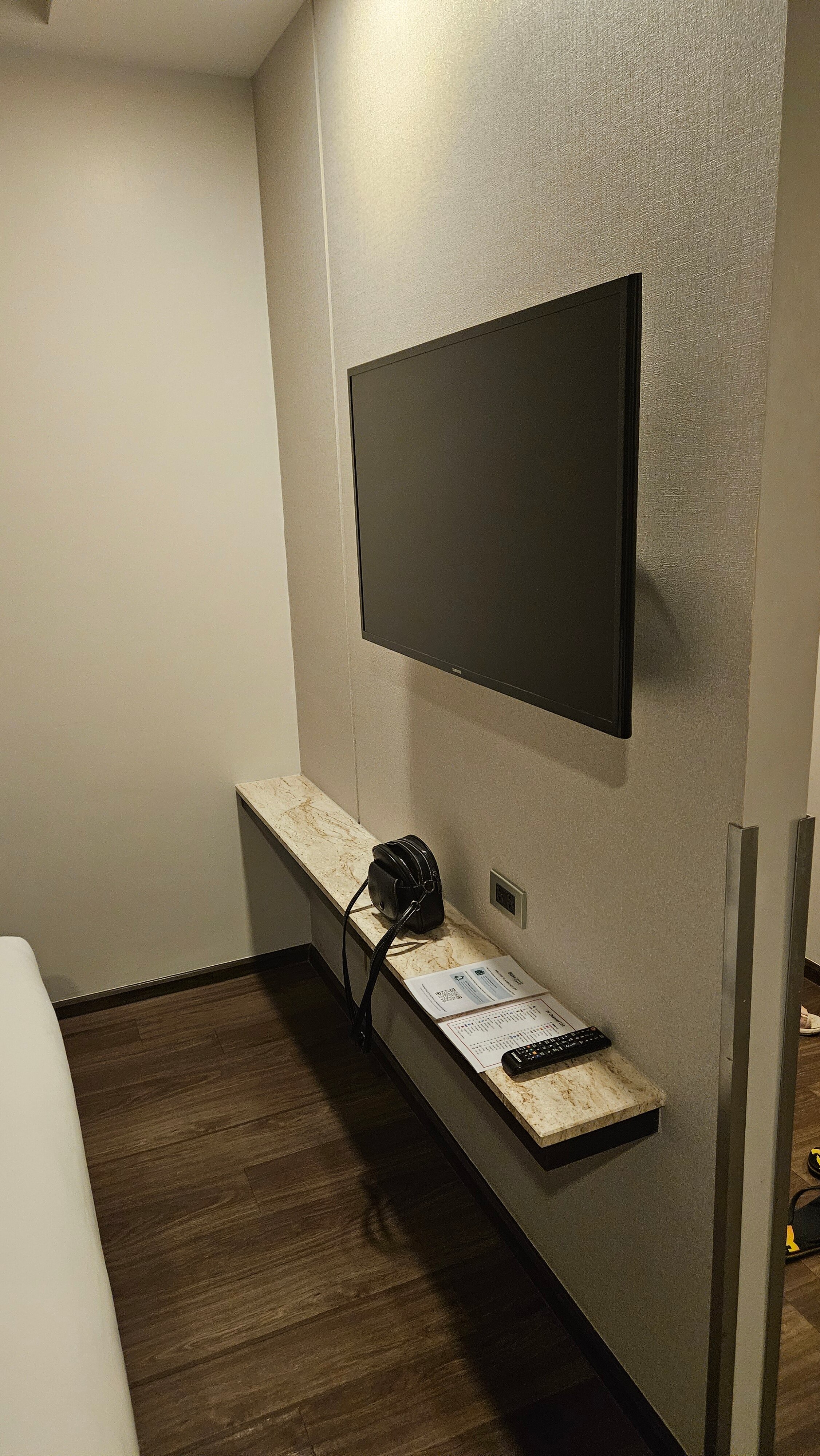 Фото Surestay Plus Hotel by Best Western Sukhumvit 2