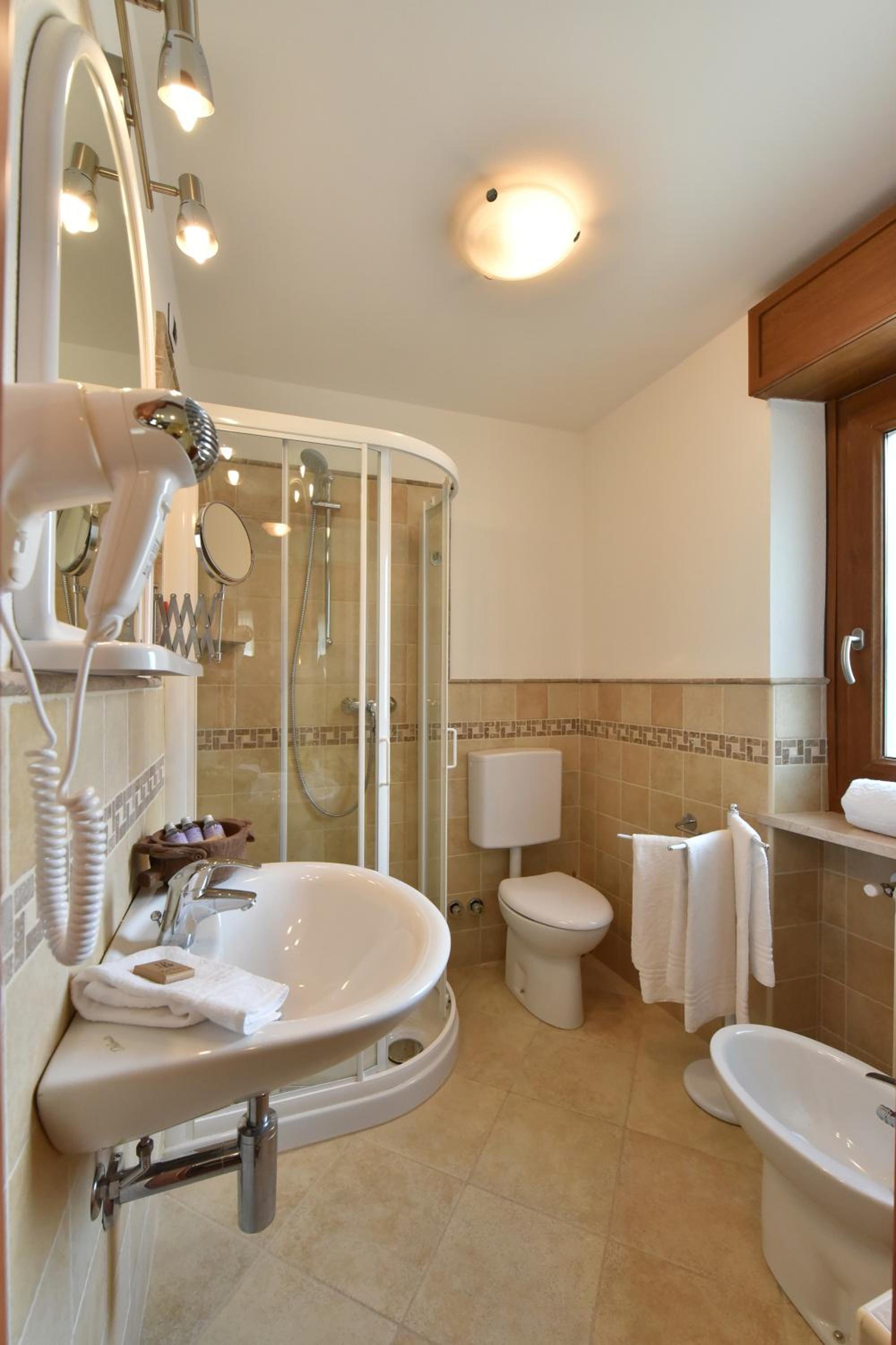 Фото Hotel Bijou