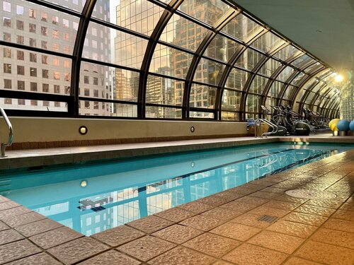 Гостиница Metropolitan Hotel Vancouver в Ванкувере