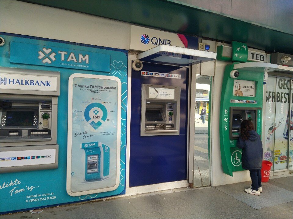 ATM Qnb Bank, Istanbul, photo