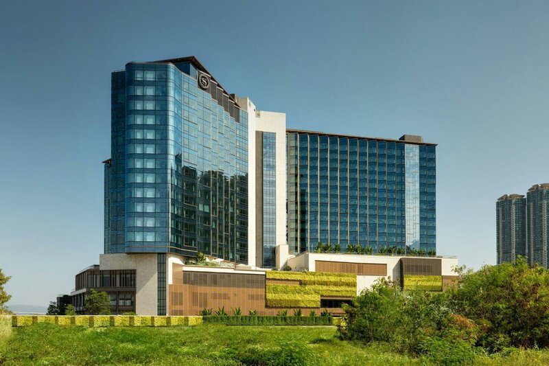 Гостиница Sheraton Hong Kong Tung Chung Hotel