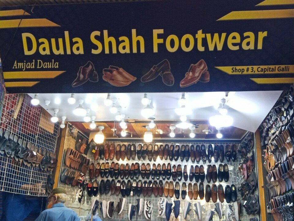 Shoe store Daula shah, Karachi, photo