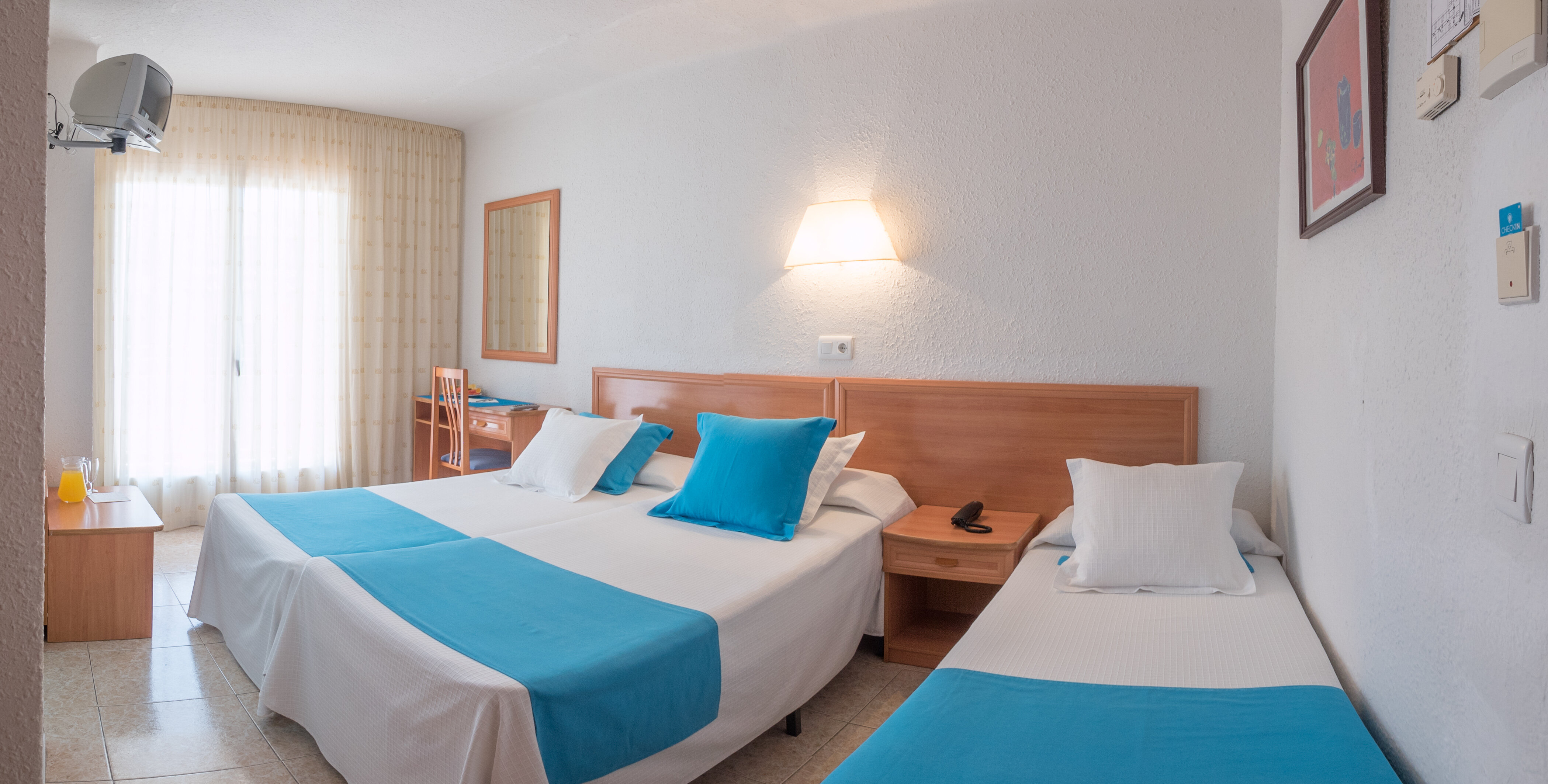 Фото Hotel Checkin Pineda