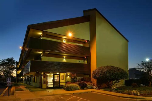 Гостиница Red Roof Inn Plus+ Chicago - Northbrook/Deerfield