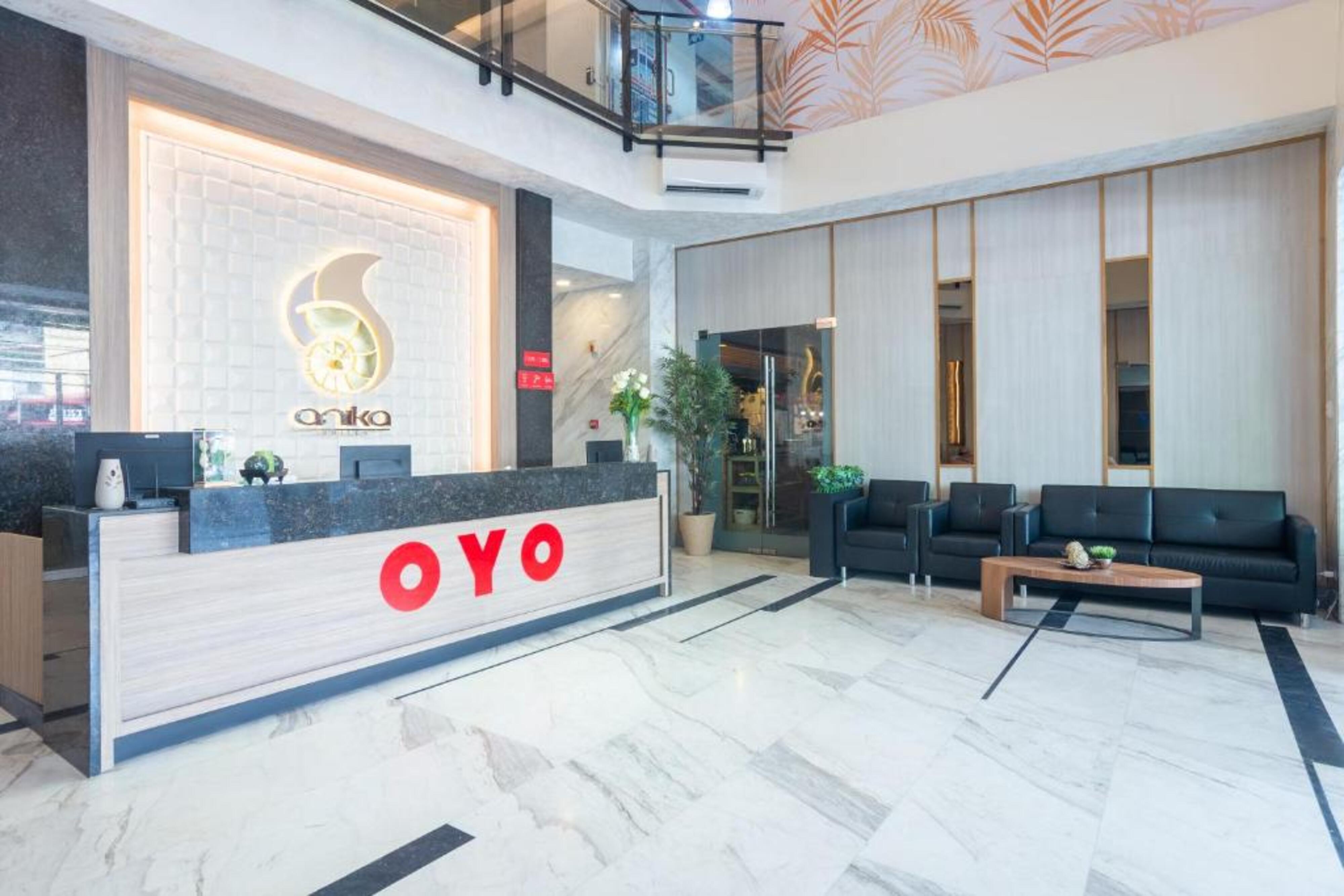 Фото Oyo 208 Anika Suites