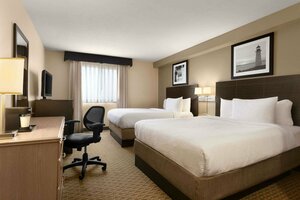 Гостиница Travelodge Suites by Wyndham Moncton