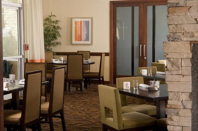 Фото Courtyard by Marriott Los Angeles - Sherman Oaks