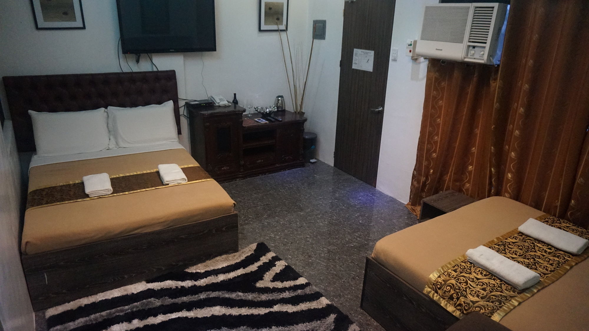 Фото Zanrock MicroHotel