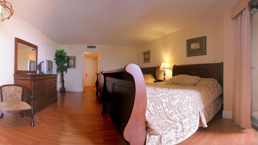 Фото Ocean Manor Beach Hotel