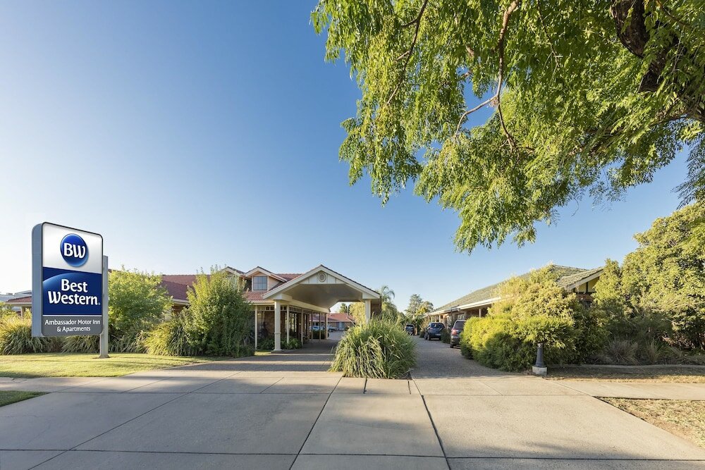 Фото Best Western Ambassador Motor Inn & Apartments