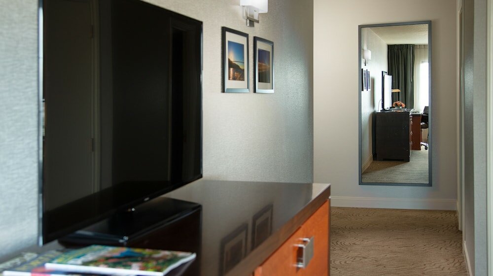 Фото The Paramount Hotel