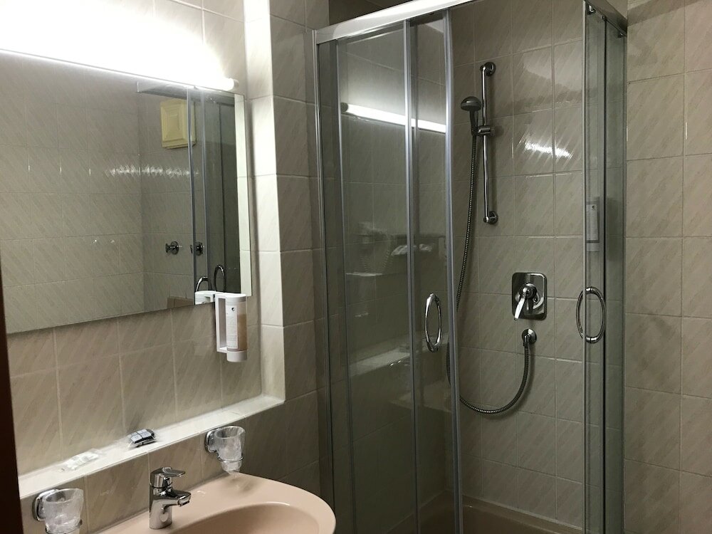 Фото Hotel Flora Stuttgart - Möhringen