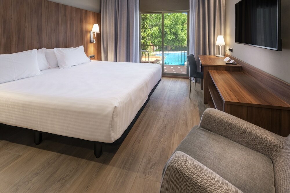 Фото Hotel Ciudad de Castelldefels