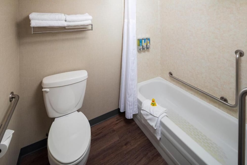 Фото Accent Inns Kelowna