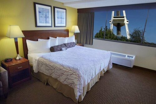 Гостиница Executive Inn by the Space Needle в Сиэтле