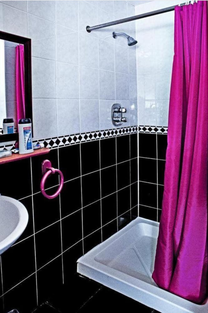 Фото Whiteleaf Hotel