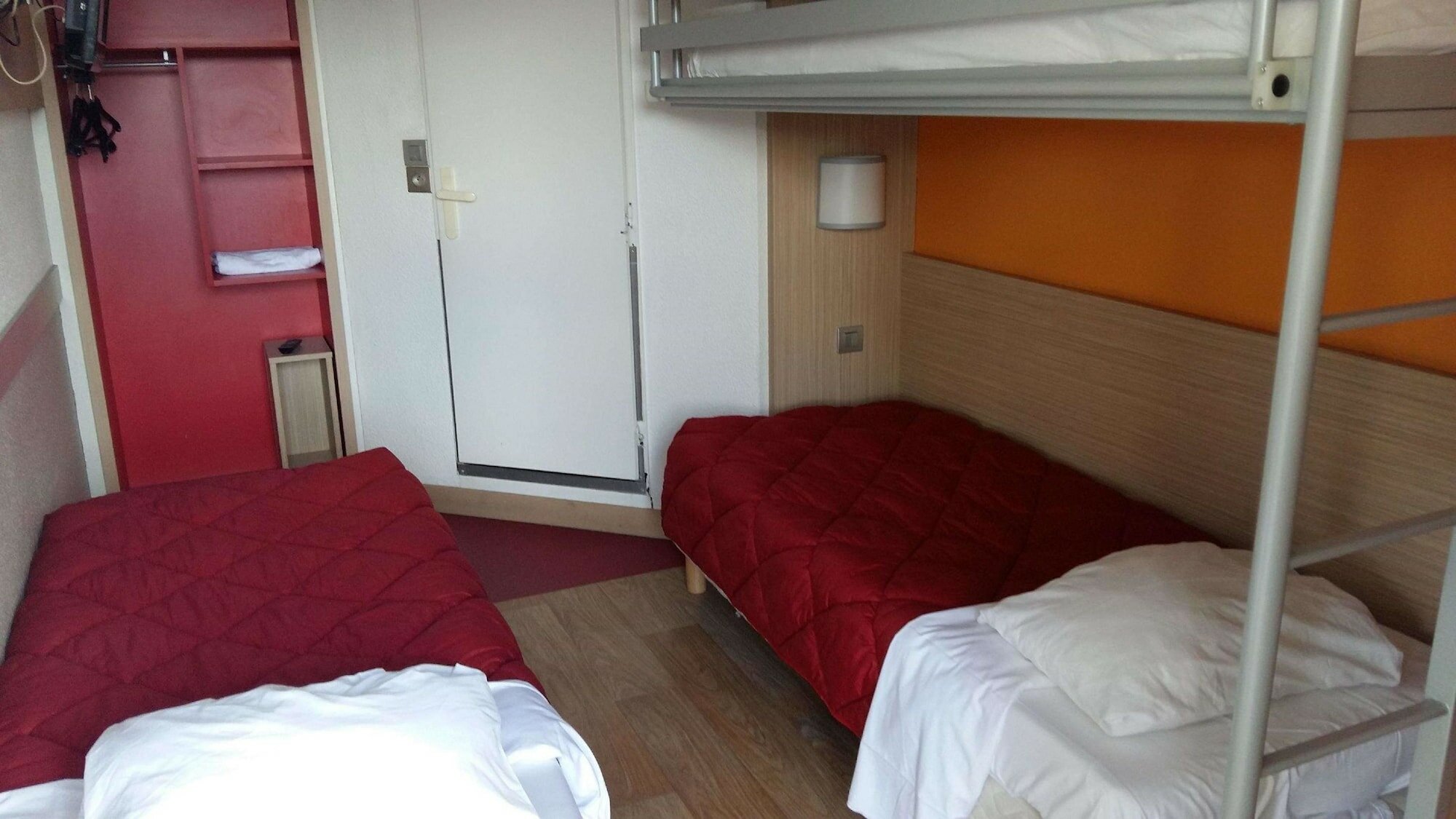 Фото Premiere Classe Lille Nord - Roncq