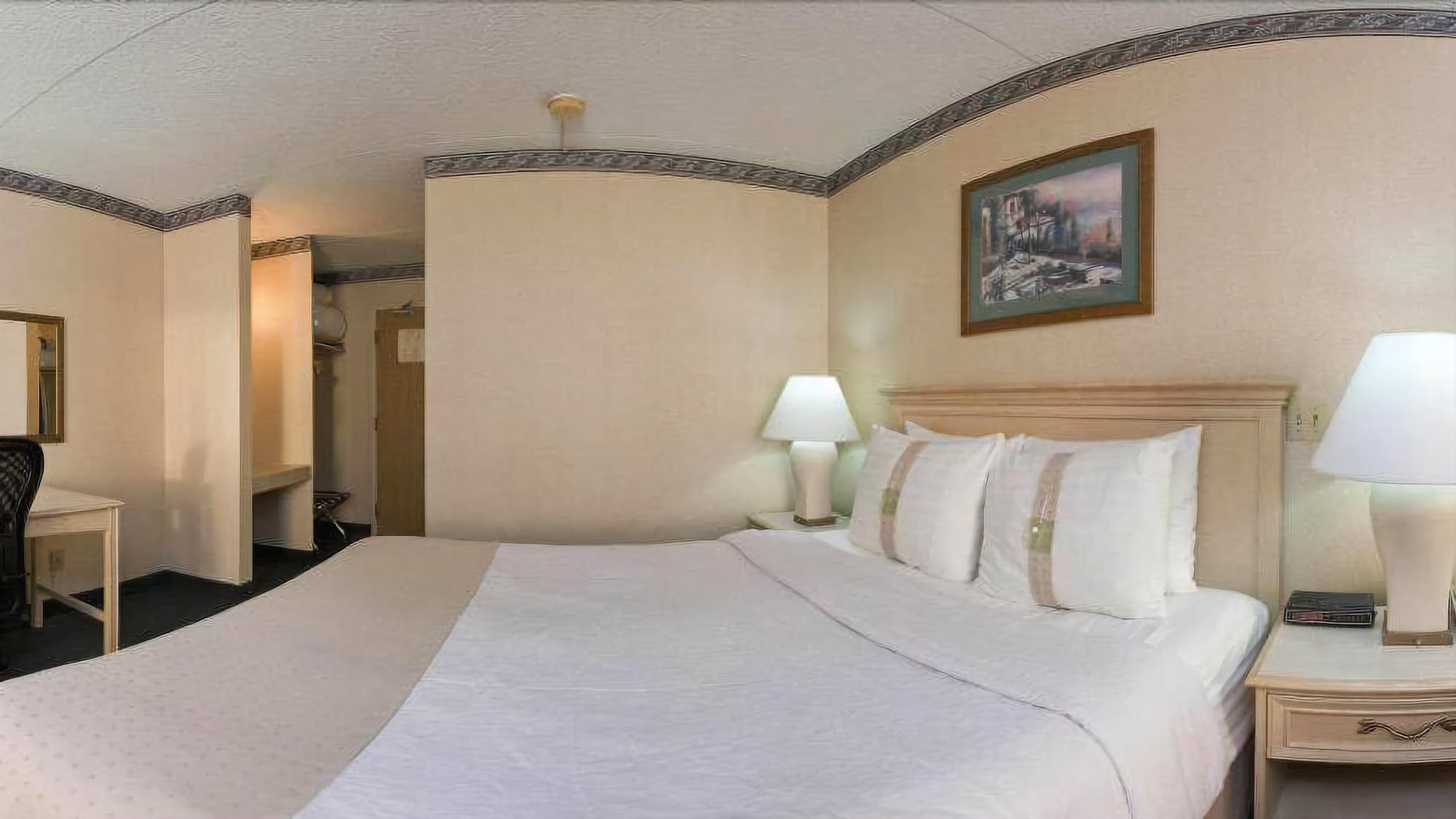 Фото Ramada by Wyndham Trenton