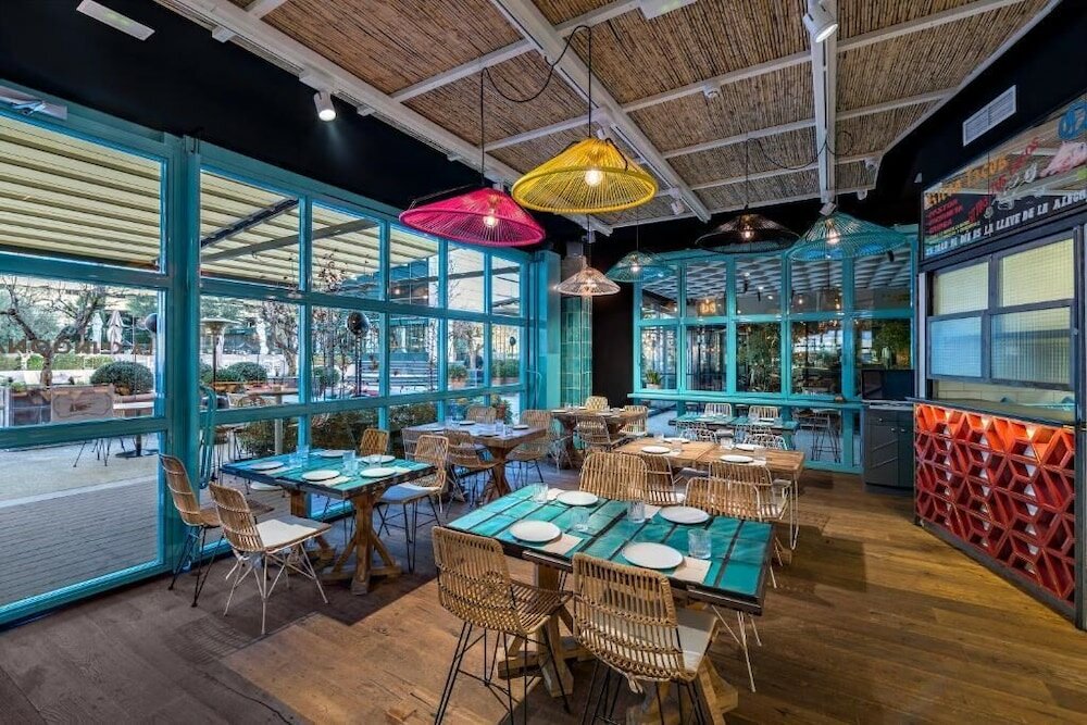 Фото Hotel Aravaca Village