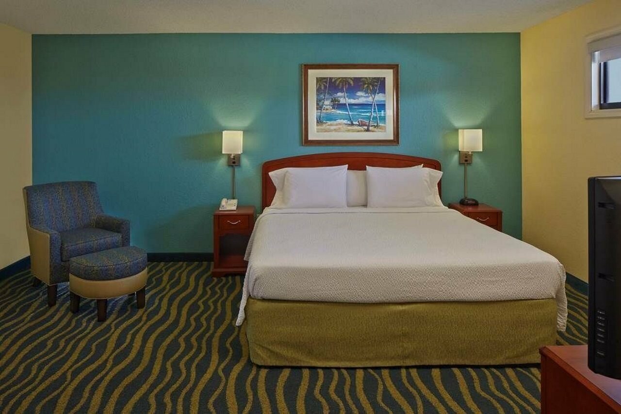 Фото Courtyard by Marriott Key West Waterfront