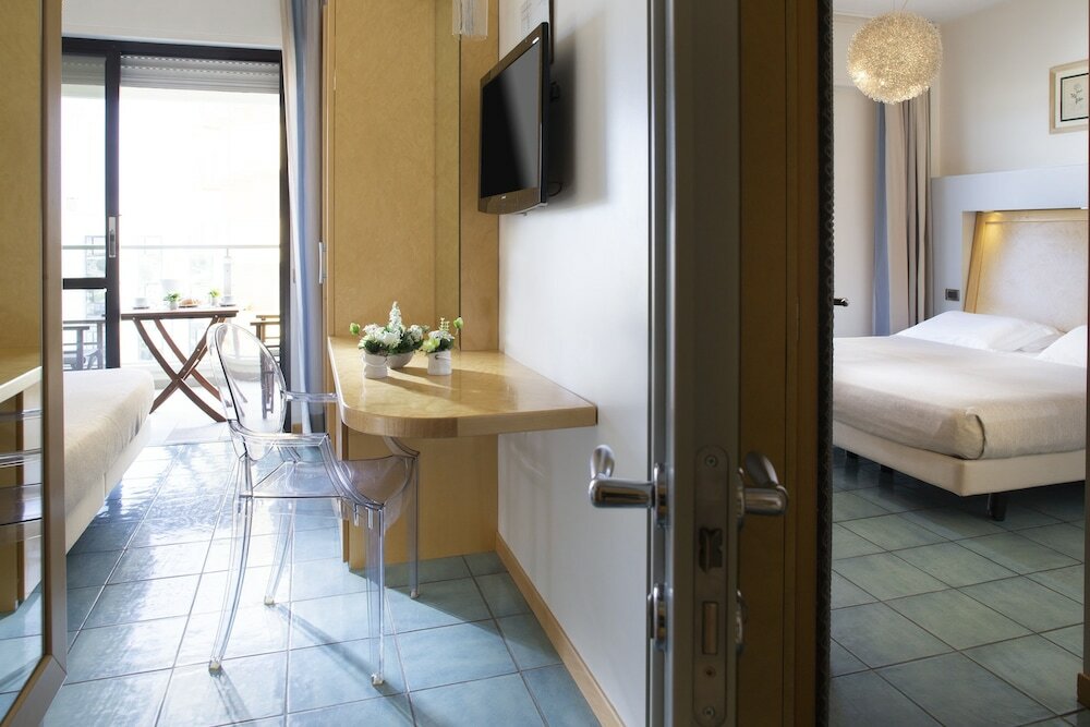 Фото Hotel Club House