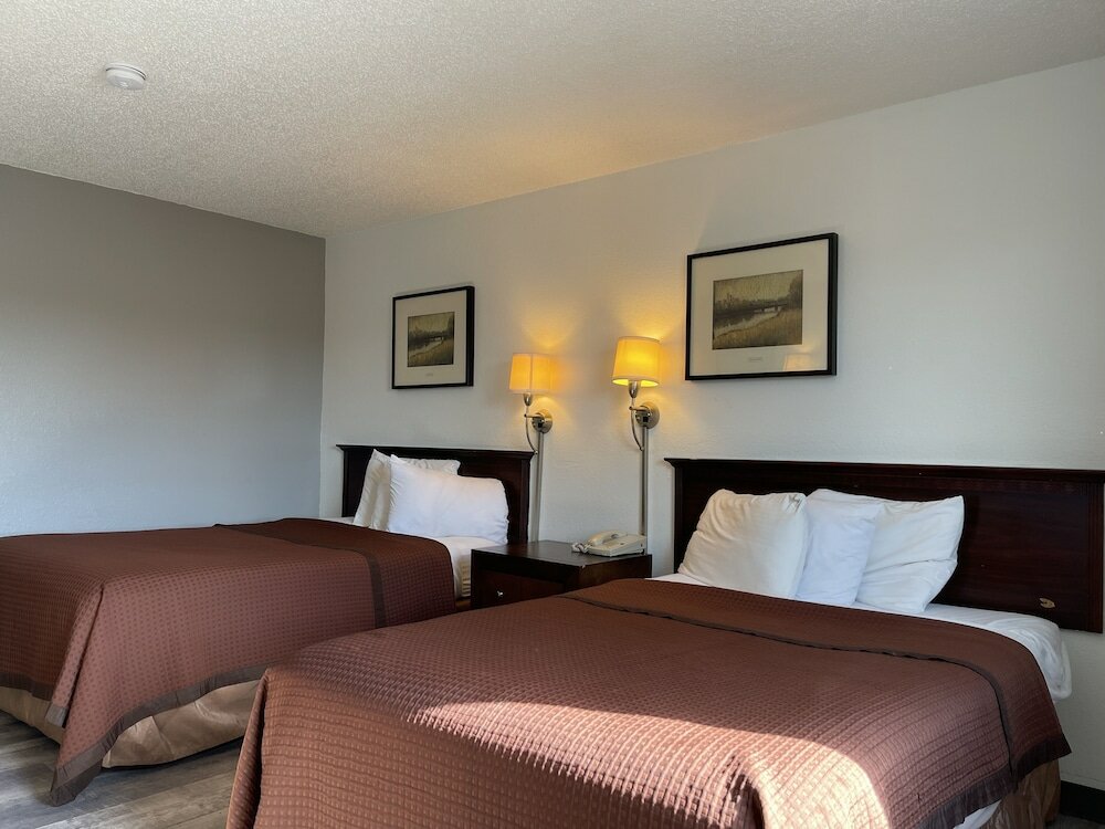 Фото Magnuson Hotel Fort Wayne North – Coliseum