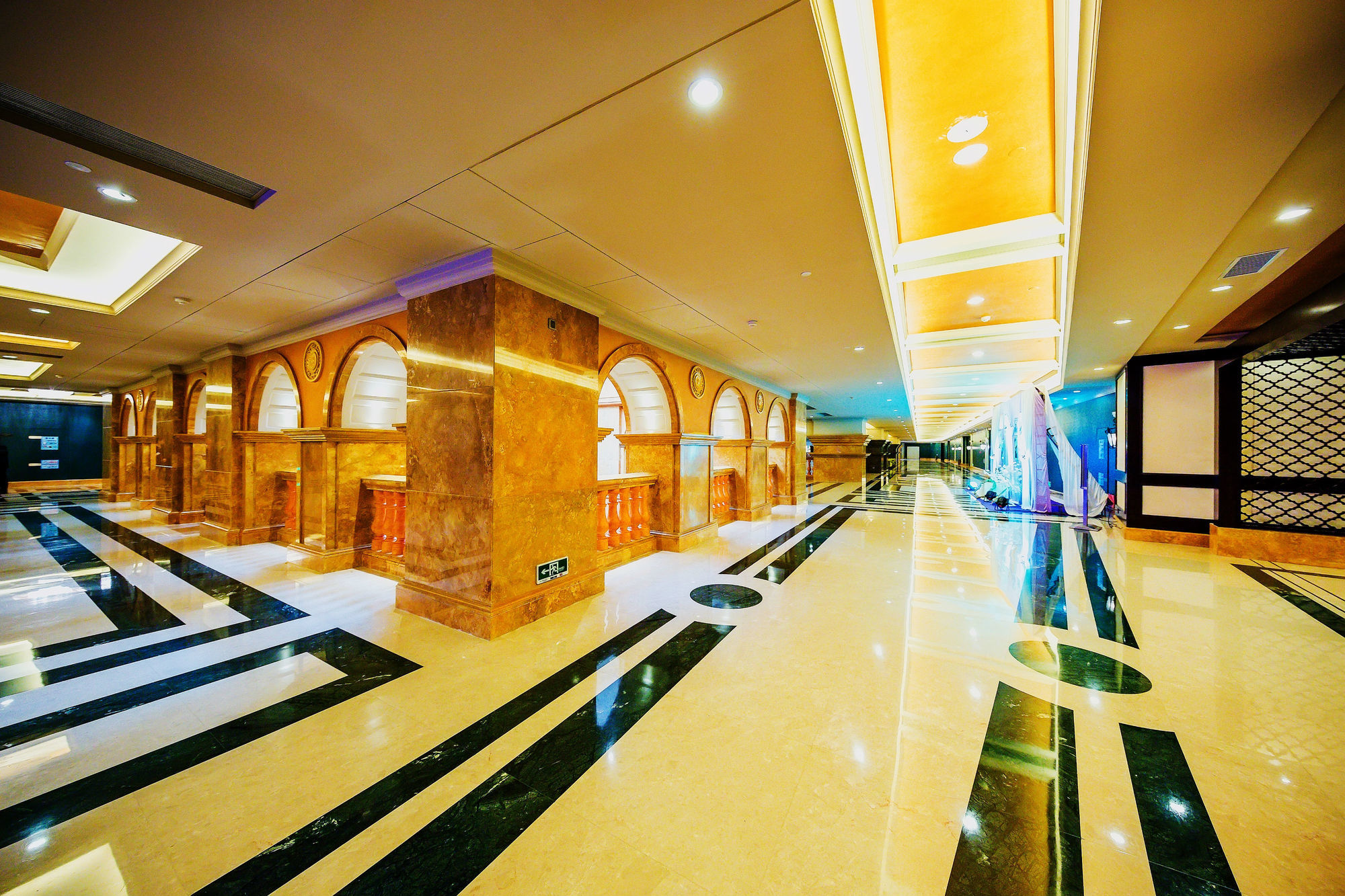 Фото Malachite Hotel Dongguan