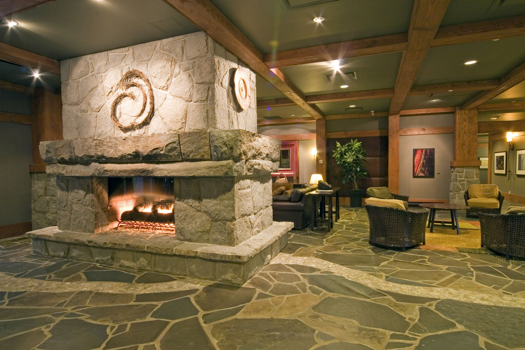 Фото First Tracks Lodge