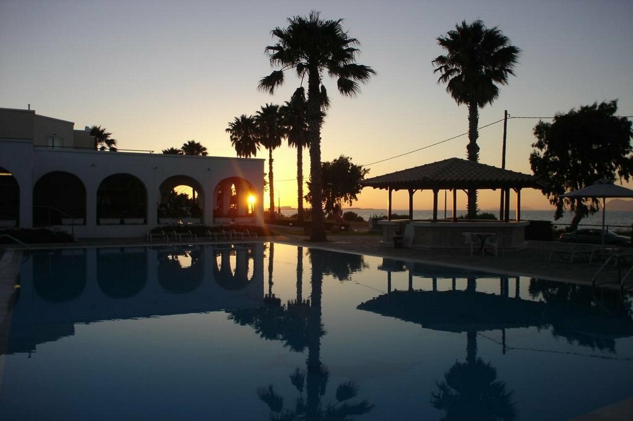 Фото Andromeda Hotel Apartments