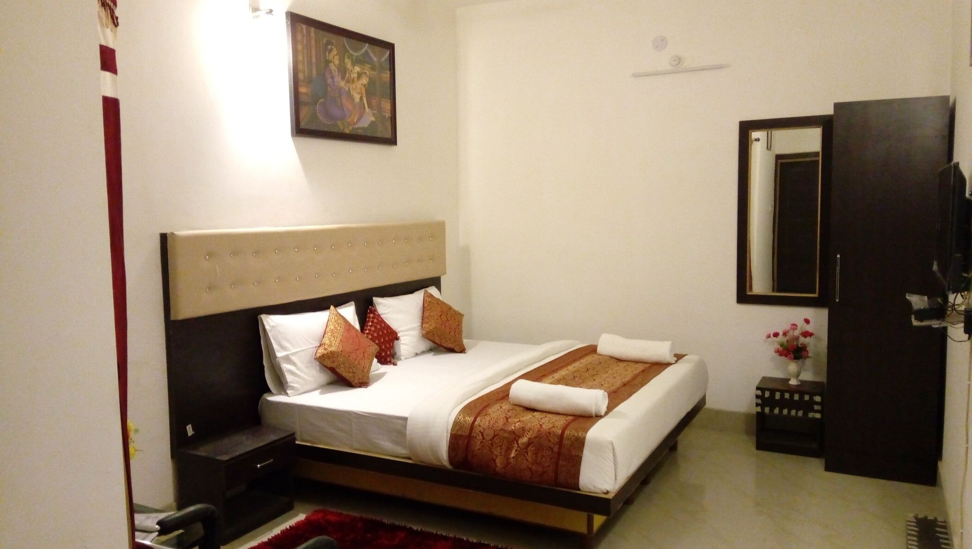 Фото Отель Yash Residency Assi Ghat