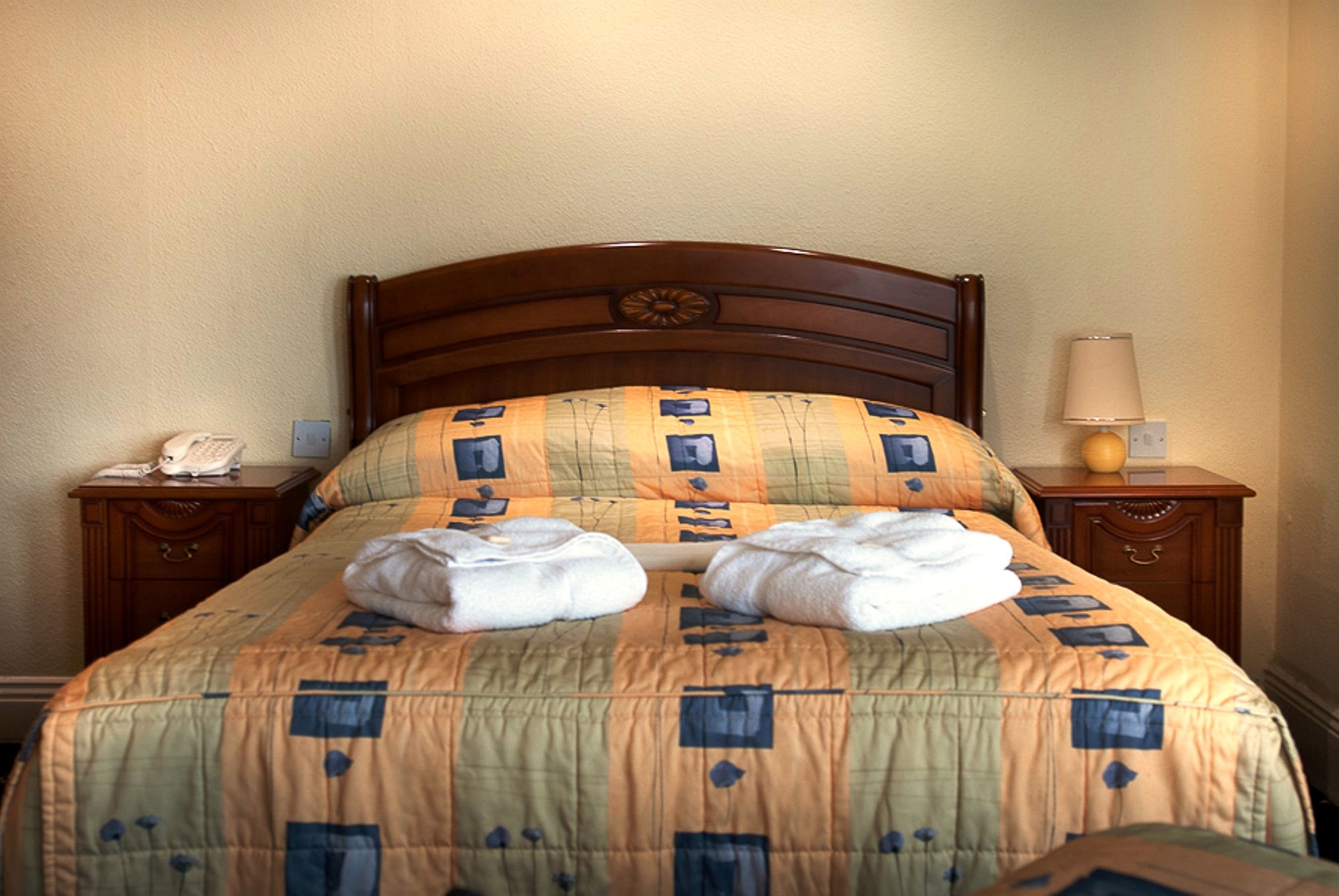 Фото New Westcliff Hotel