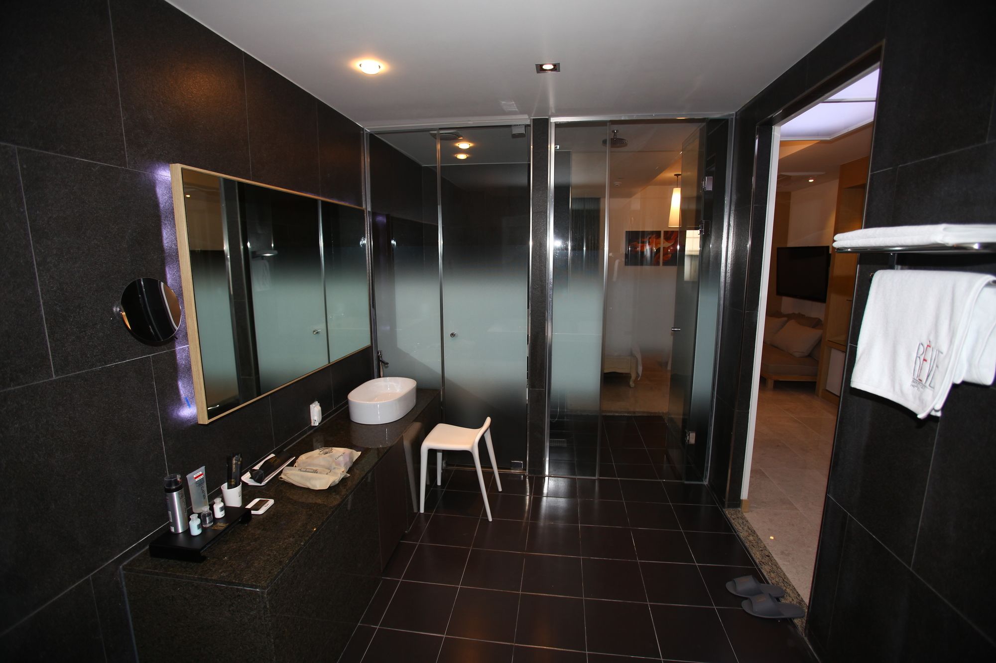 Фото Suwon Reve Hotel