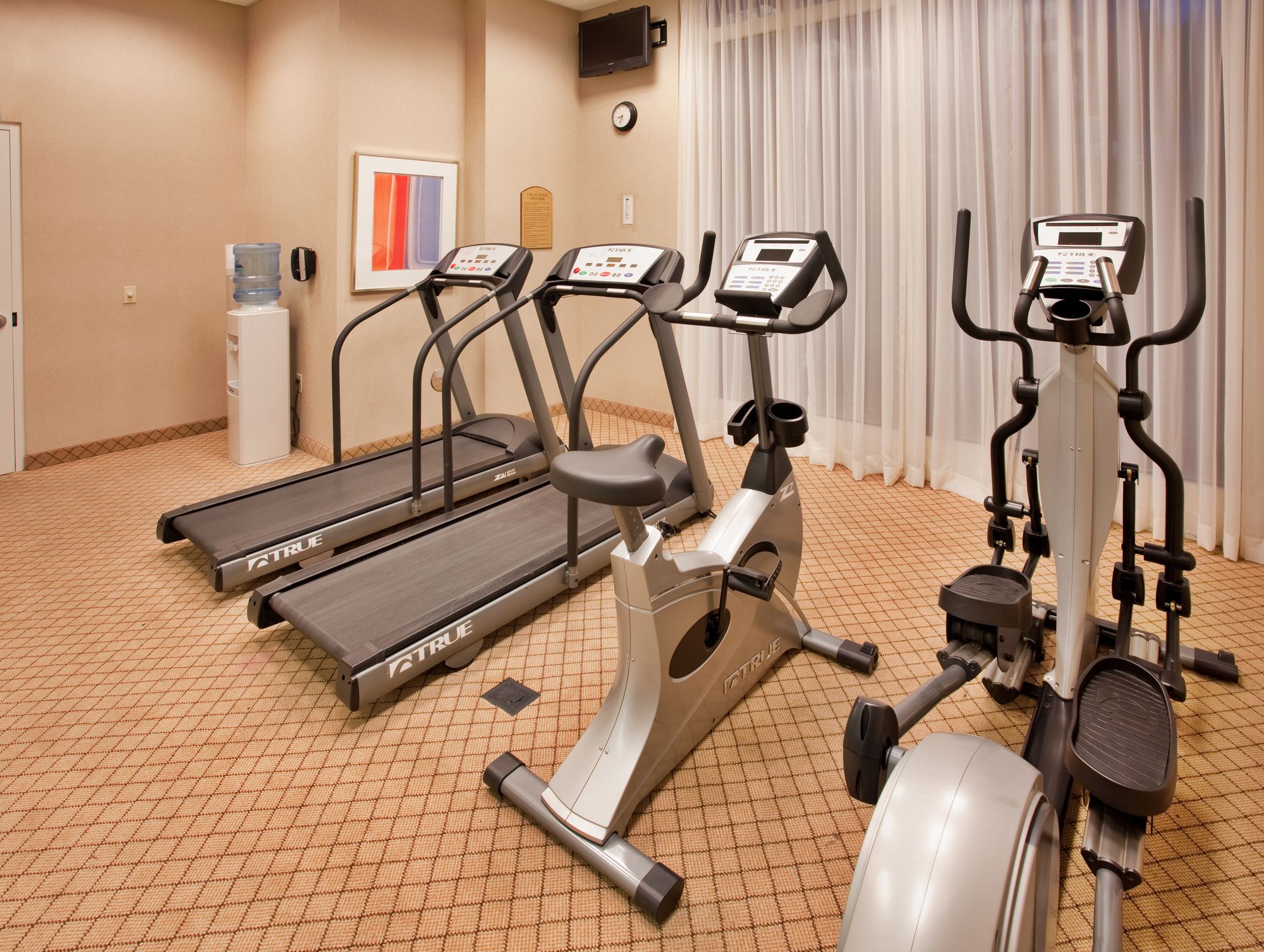 Фото Holiday Inn Kansas City Airport, an Ihg Hotel