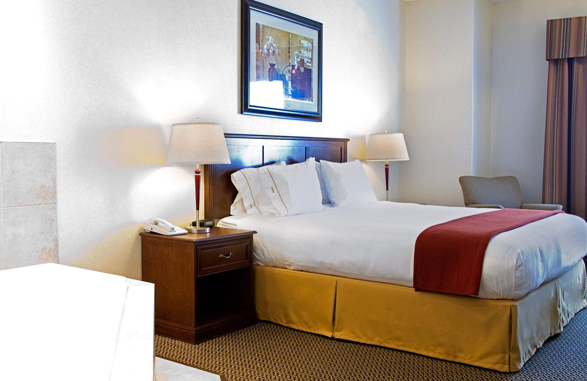 Фото Holiday Inn Express & Suites Drayton Valley