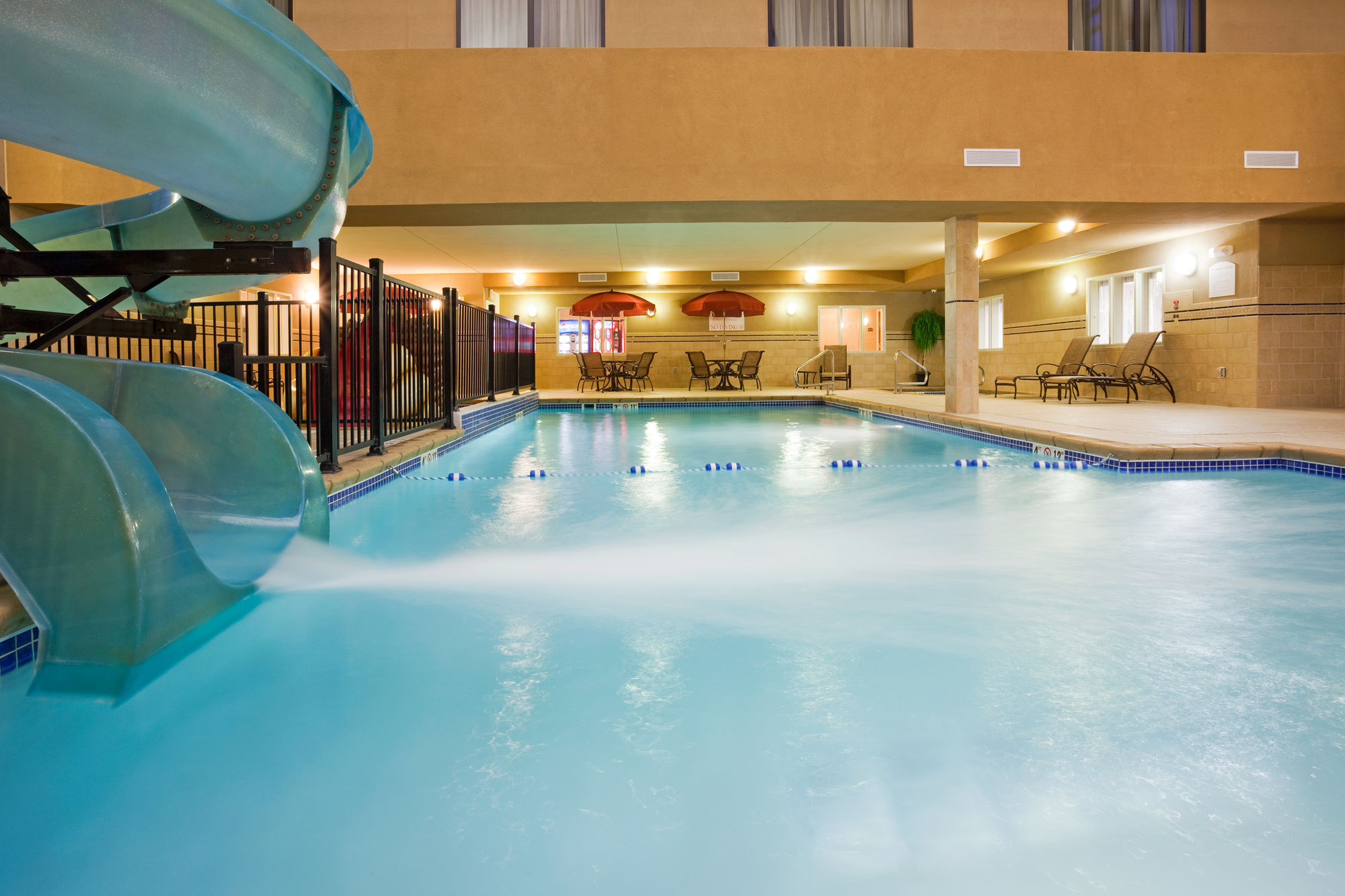 Фото Holiday Inn Express Mitchell, an Ihg Hotel