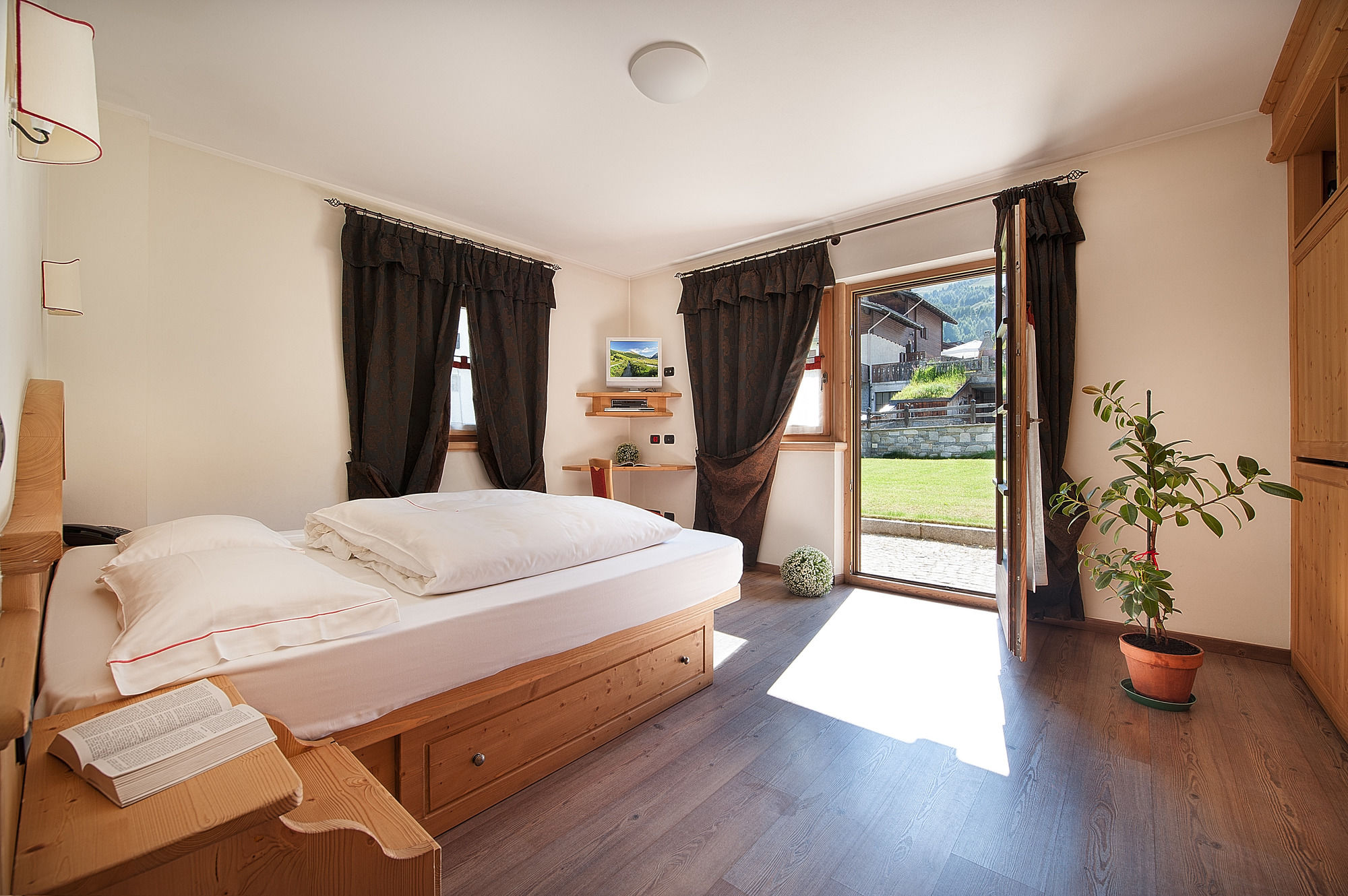 Фото Hotel Meeting