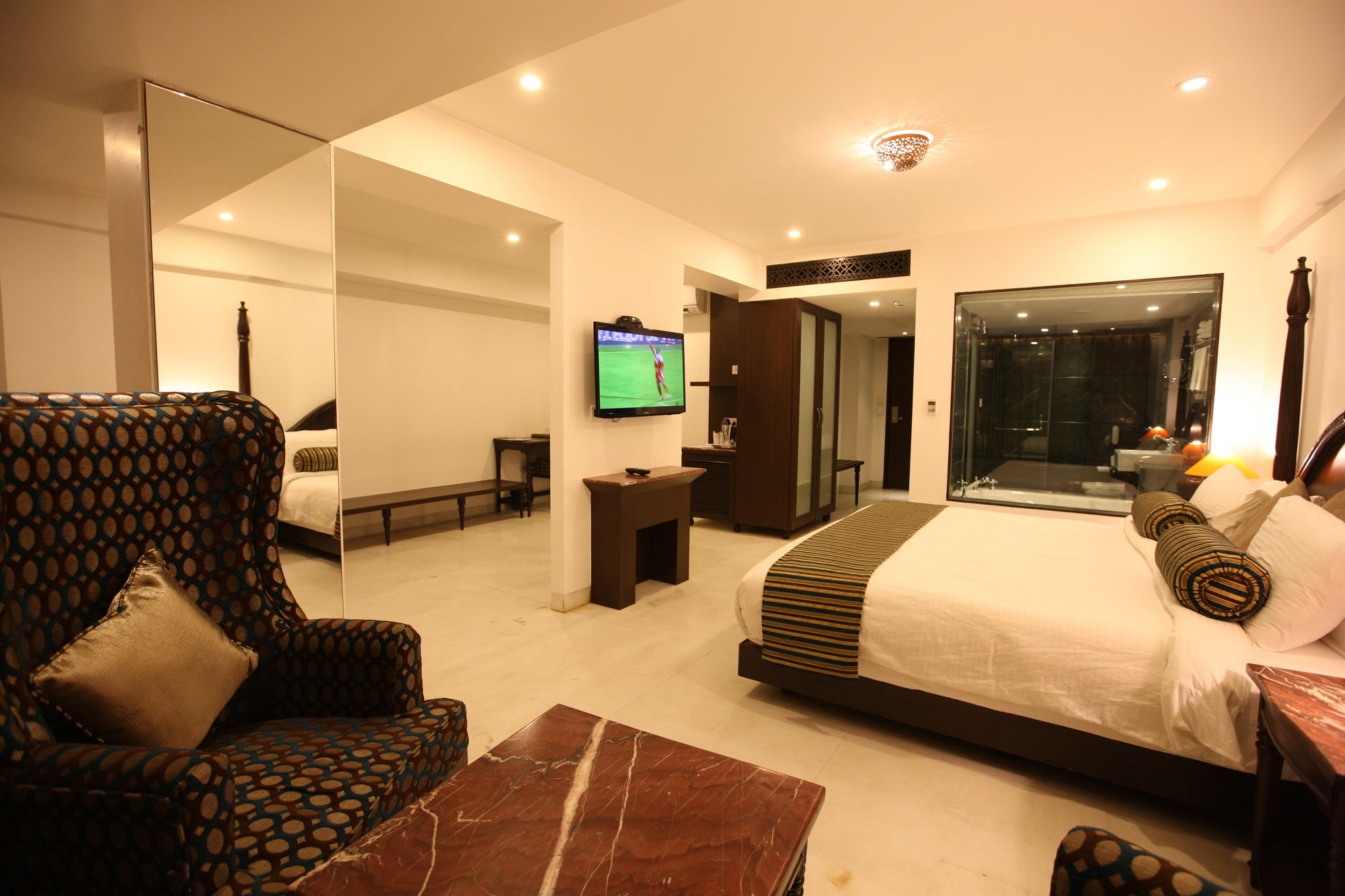 Фото Отель EllBee Ganga View