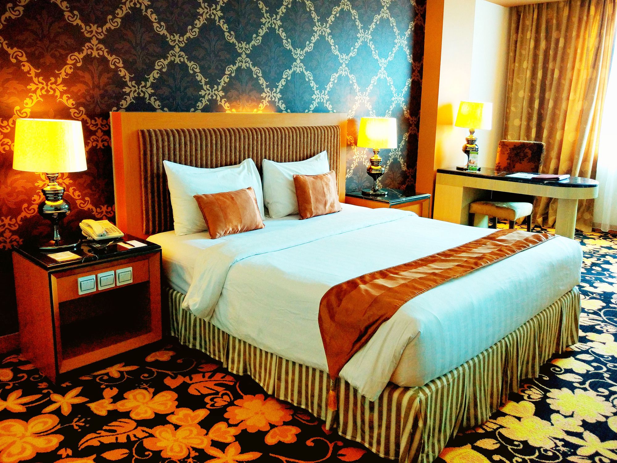 Фото Grand Rocky Hotel